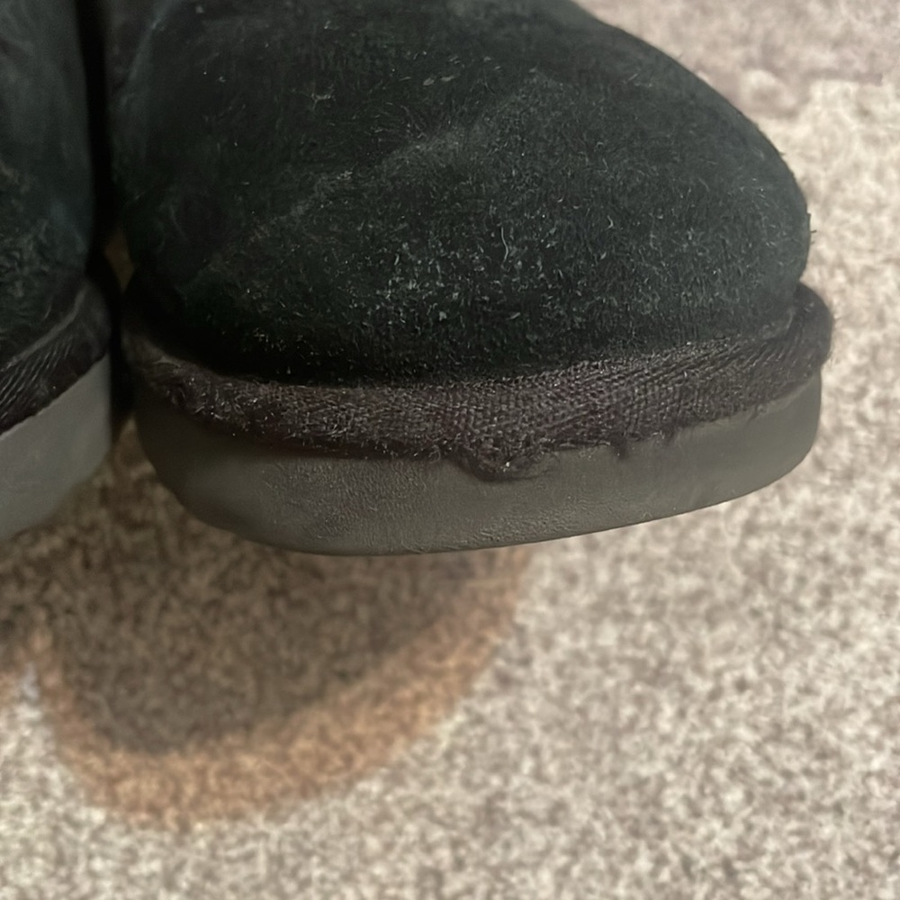 Ugg Classic Shearling Suede Slipper - Picture 10 of 11
